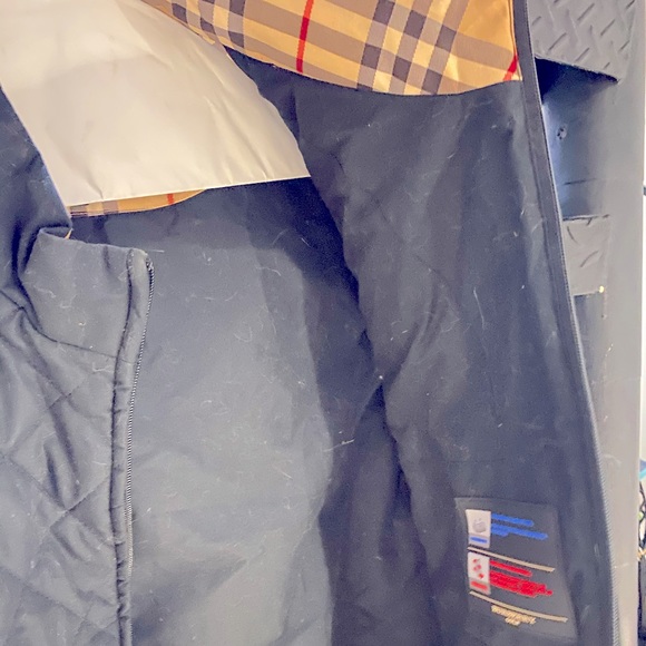 Burberry Men’s XXL Vest - Picture 2 of 3